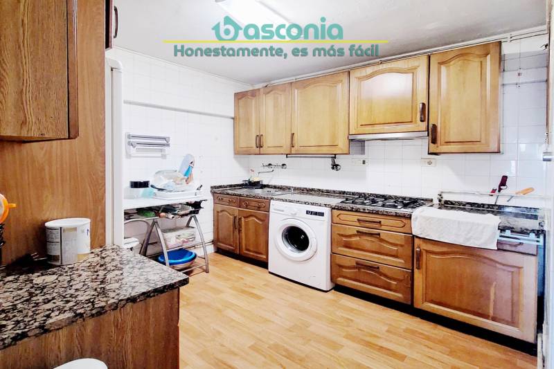 Vivienda al lado de Los Burros con tres dormitorios. Ref.-644 en venta en Vizcaya